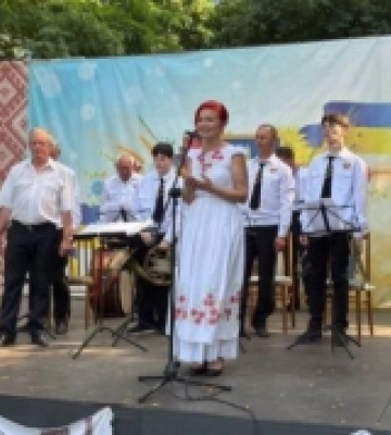 У Рожищі на мистецькому заході зібрали 4700 гривень для ЗСУ. ФОТО