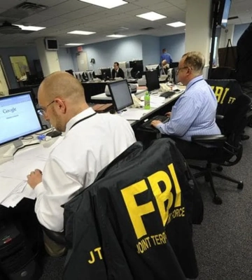 ФБР розпочало кримінальні розслідування щодо екс-директорів ЦРУ та ФБР ФБР розпочало кримінальні розслідування щодо екс-директорів ЦРУ та ФБР