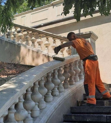 Вандали розмалювали історичний міст у центрі Одеси 