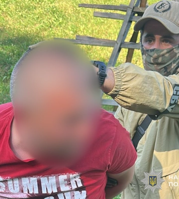 На Тернопільщині поліція та СБУ знешкодили чергову злочинну групу переправників ухилянтів. ФОТО
