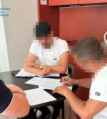 Розтрата грошей під час ремонту доріг: на Закарпатті директору фірми повідомили про підозру