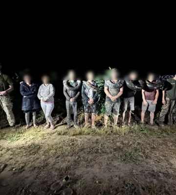 П’ятьох чоловіків, які з онлайн картою пробиралися через хащі до кордону, затримали в Карпатах