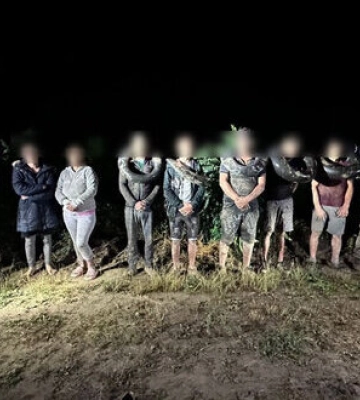 Намагалися переплисти Тису в гумових камерах: на Закарпатті затримано п’ятьох чоловіків, - ДПСУ. ВІДЕО+ФОТО