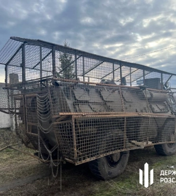 На Сумщині військовий вкрав БТР та поїхав на ньому додому