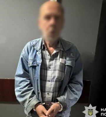 В Киеве мужчина обнажался на пляже перед детьми