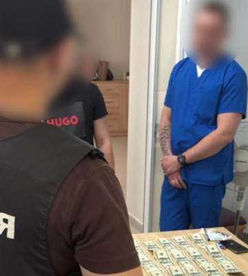 Лікаря на Волині затримали за хабар під час оформлення фіктивних документів для ухилення від мобілізації