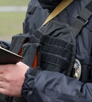 В Киеве водитель покусал полицейских во время проверки документов (ВИДЕО)