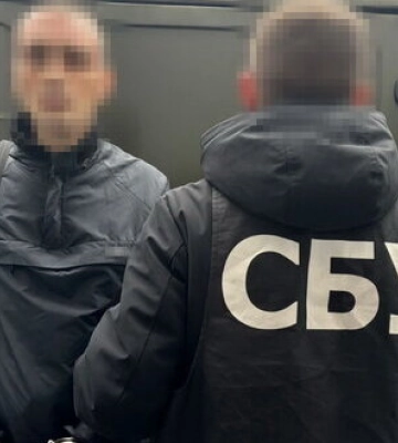 Підпалив квартиру "зрадника" за наказом фейкових співробітників СБУ: 20-річного юнака затримали у Києві