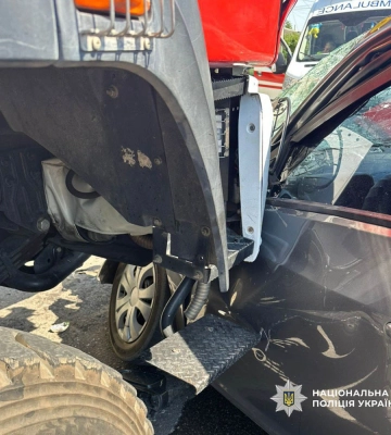 У Харкові внаслідок зіткнення автівки з пожежним автомобілем постраждали двоє людей
