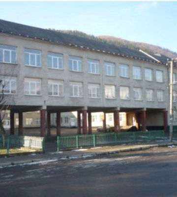 Фонд «ВІЗА» та Пардубіцький край допоможуть відремонтувати дах школи в Колочаві