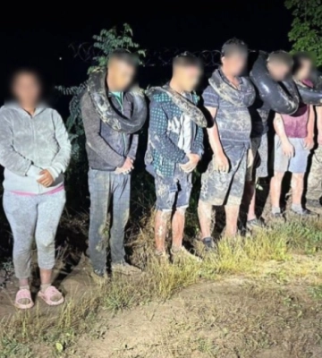 П’ятьох чоловіків, які з онлайн картою пробиралися через хащі до кордону, затримали в Карпатах