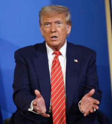 The Economist пояснило, чому Трамп насправді відновив допомогу Україні