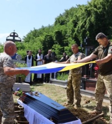Жахлива звістка: Закарпаття прощається з Героєм Іваном Повхом, який загинув у Часовому Яру