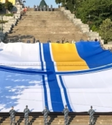 Національний рекорд: в Одесі розгорнули найбільший прапор Військово-морських сил ЗСУ. ФОТО, ВІДЕО