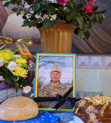 Помер від важких поранень: на Волині попрощалися з Героєм Віктором Шинкаруком