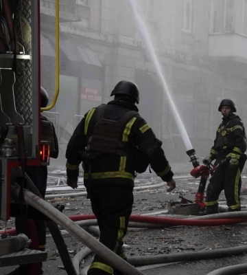 Двоє загиблих і 13 постраждалих через масовану ракетно-дронову атаку ворога на Київ – КМВА