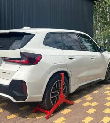 Почему львовские пограничники не пропустили в Украину BMW и Citroen