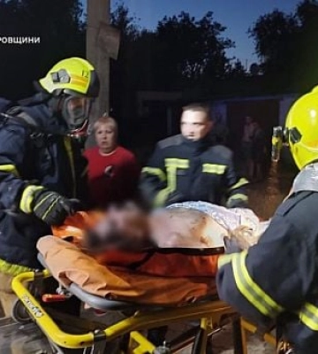 Пожежа у Кривому Розі: дснсники врятували чоловіка