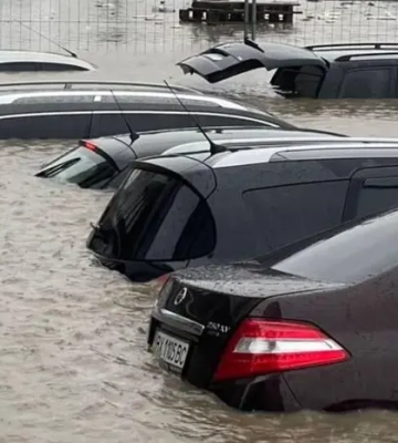 Злива накрила Львів: подекуди вода сягає майже трьох метрів (фото, відео)