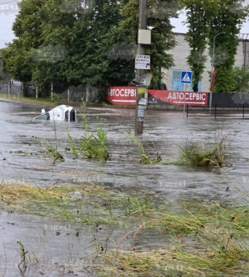 Мощные осадки накрыли Львов, некоторые улицы города затоплены