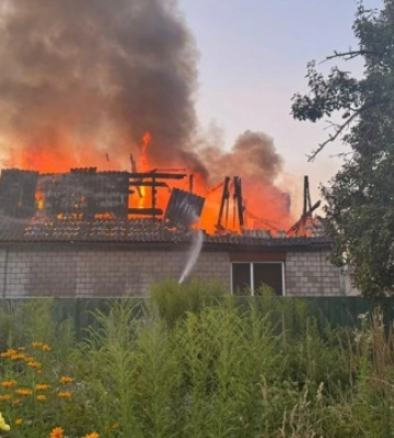 На Київщині показали наслідки нічної атаки РФ - пошкоджені будинки і автомобілі у шести районах