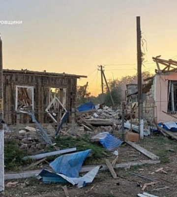 В результате российских атак на Днепропетровщину пострадали два человека и повреждены дома