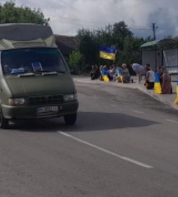 У Великих Межирічах віддали шану загиблому захиснику з сусідньої громади