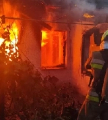 На Кіровоградщині на пожежі рятувальники виявили тіло жінки
