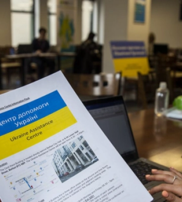 Не можуть вважатися українцями: нардеп хоче позбутися людей за кордоном