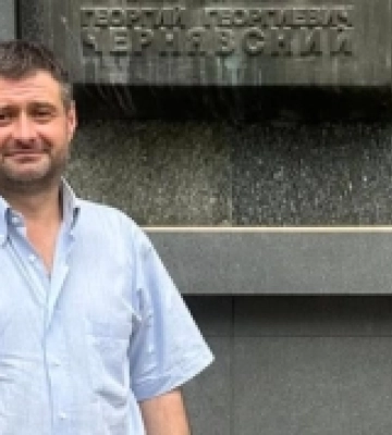 Російський шахед влучив у квартиру голови Національної спілки художників України Костянтина Чернявського
