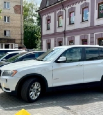 Біля ТЦ «Вікторія» у Рівному з’явиться нова паркувальна зона