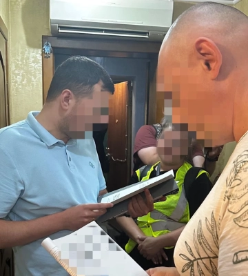 Скандал у Дніпрі: двох адвокатів підозрюють у підкупі та спробі організації вбивства свідків