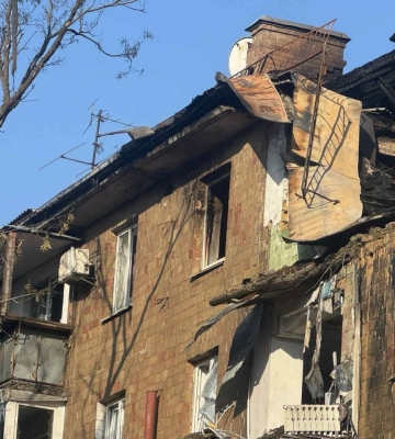 Російський дрон влучив у квартиру голови Національної спілки художників. Він з кровотечею у лікарні