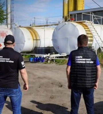 У Києві та області викрили нелегальну мережу АЗС та нафтобазу — БЕБ