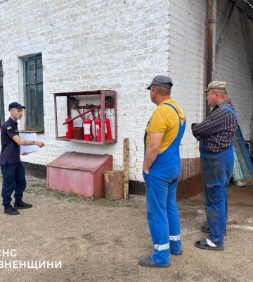 Як уникнути пожеж під час жнив: Рятувальники Рівненщини інструктують аграріїв