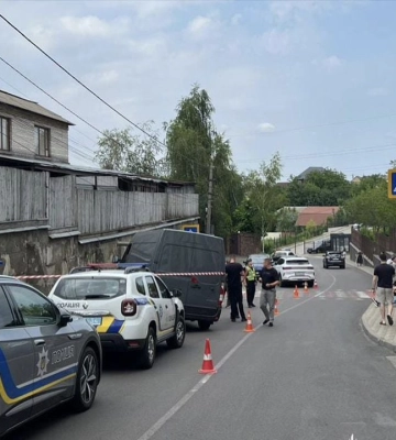 У Петропавлівській Борщагівці автомобіль без водія покотився і насмерть збив дитину