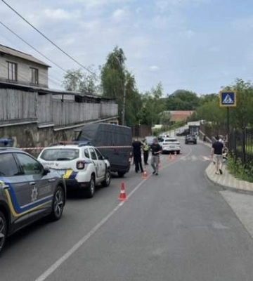 У Петропавлівській Борщагівці автомобіль без водія покотився і насмерть збив дитину