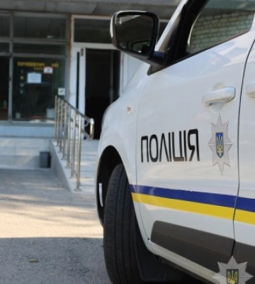 У Запоріжжі чоловік із ножем поранив лікаря і потрощив кабінет