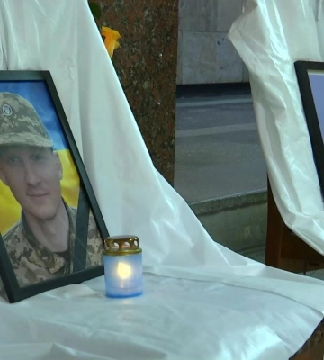 У лікарнях Рівненщини вшанували медиків, які загинули на фронті (ВІДЕО)