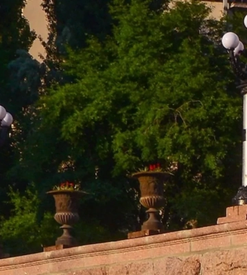 У Києві посеред дня були ввімкнені вуличні ліхтарі: в КМДА пояснили причину