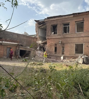 Атака на Харків &quot;шахедами&quot;: є влучання в житлову забудову та медзаклад