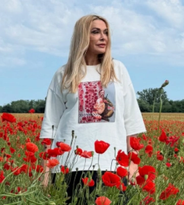 До сих пор непревзойдённая: Ольга Сумская поразила фигурой на архивных фото в боди