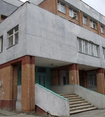 Полтавці вимагають відкрити доступ до укриття школи №5 та інших закладів міста