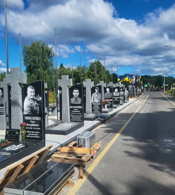 У Черкасах продовжують облаштовувати міські кладовища та Алею Героїв (ФОТО)