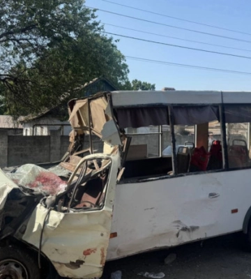 Смертельна ДТП в окупованому Єнакієвому: позашляховик протаранив маршрутку