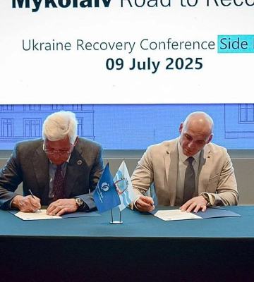 Мер Миколаєва Сєнкевич підписав меморандум з ЄБРР, щоб Миколаїв отримав ще девʼять тролейбусів з автономним ходом