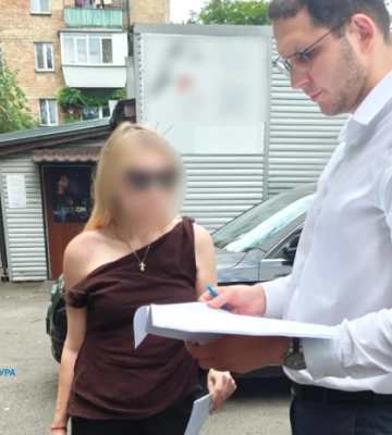 У Києві затримали посадовицю Шевченківської РДА за розкрадання понад 1 млн грн