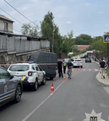 Девятилетний ребенок погиб под колесами микроавтобуса без водителя