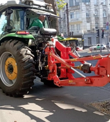До уваги одеських водіїв: на Канатній працює спецтехніка, рух ускладнений