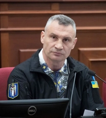 Кличко назвав «театром абсурду» підозри Бондаренку й Кандибору